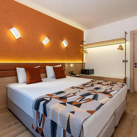 Sunflower Aparthotel 4*
