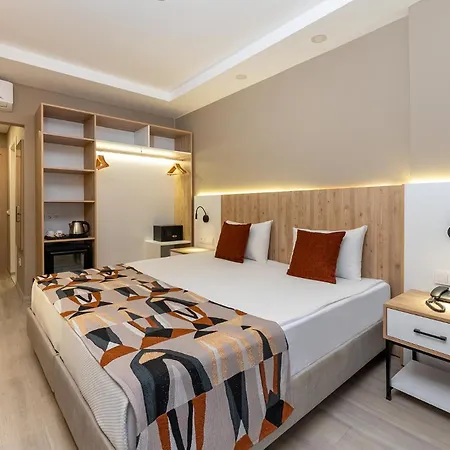 Aparthotel Sunflower 4*