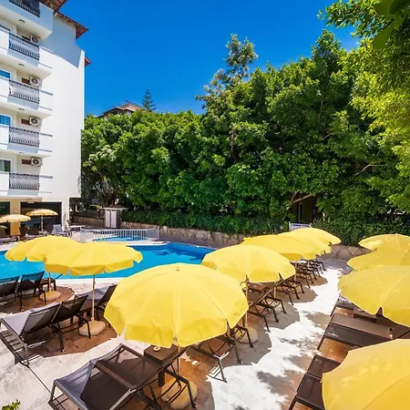 Aparthotel Sunflower 4*